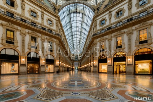 Picture of Milano galleria in notturna